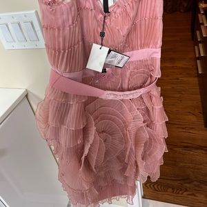 Brand New short BCBG dress with removable belt - size 4